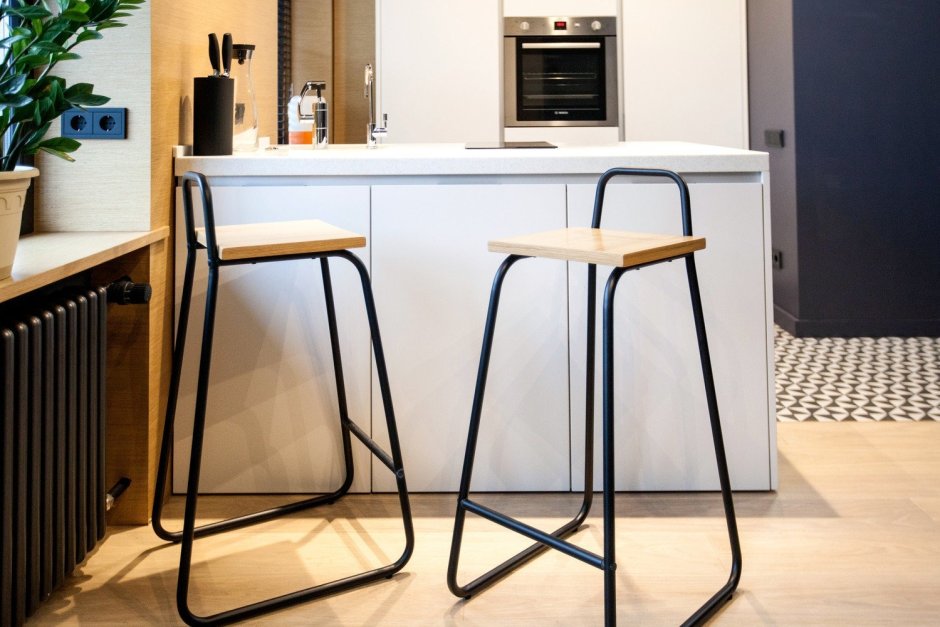 Стол на кухню для небольших помещений мода 2022