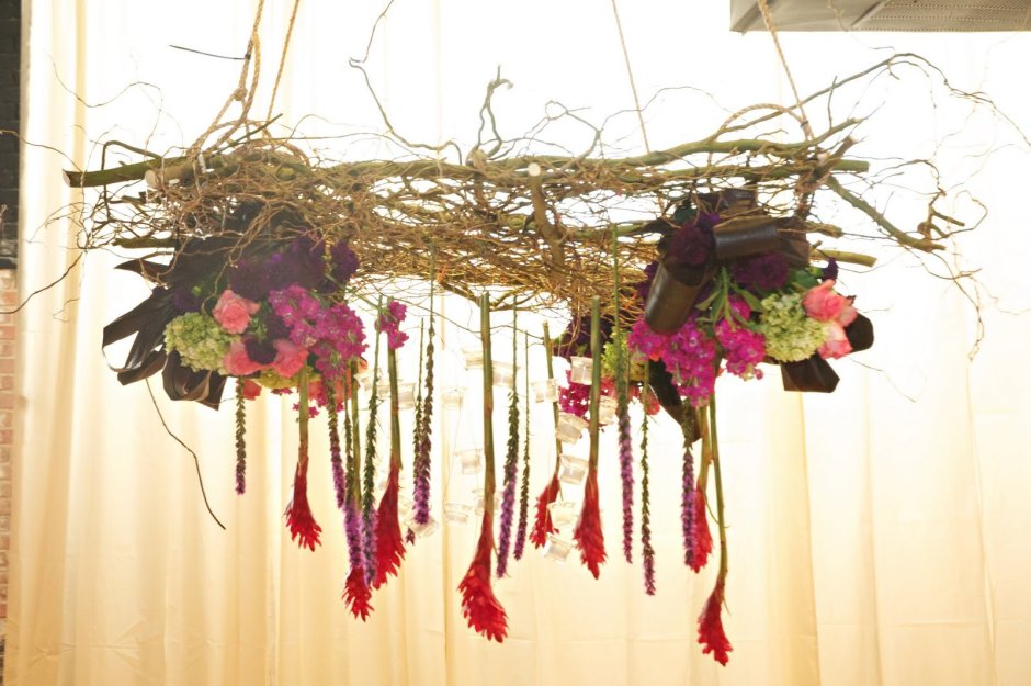 Декоративное украшение стен цветами