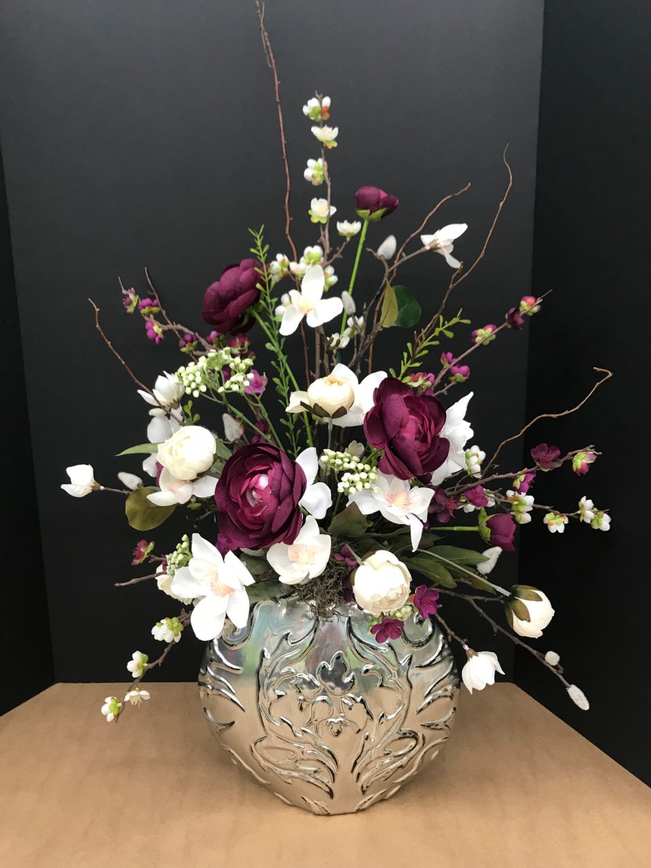 Цветочная композиция на стойке