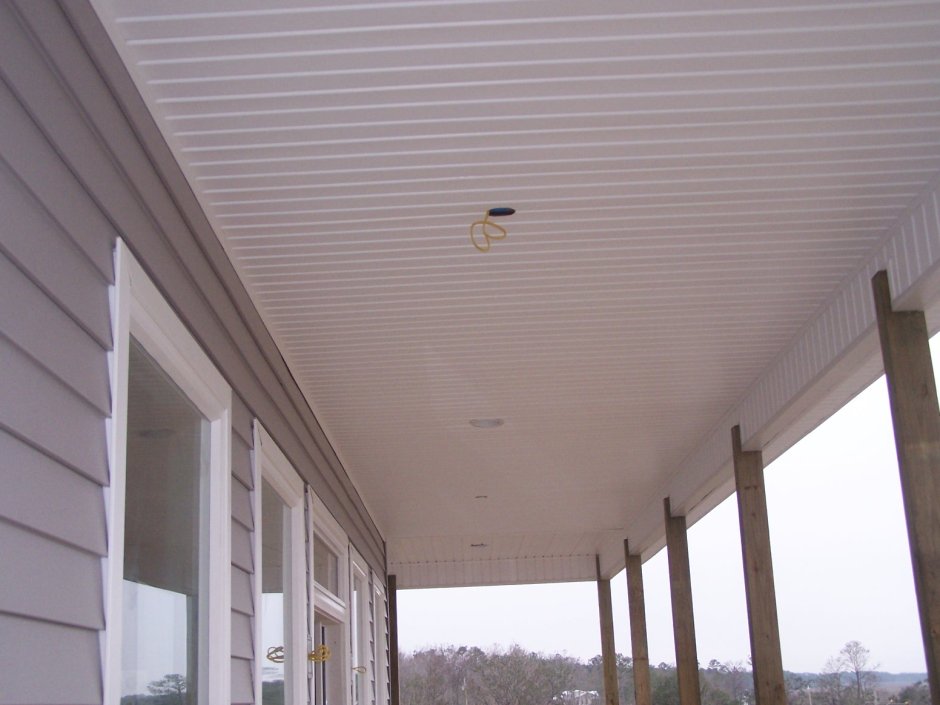 Подшивка потолка террасы