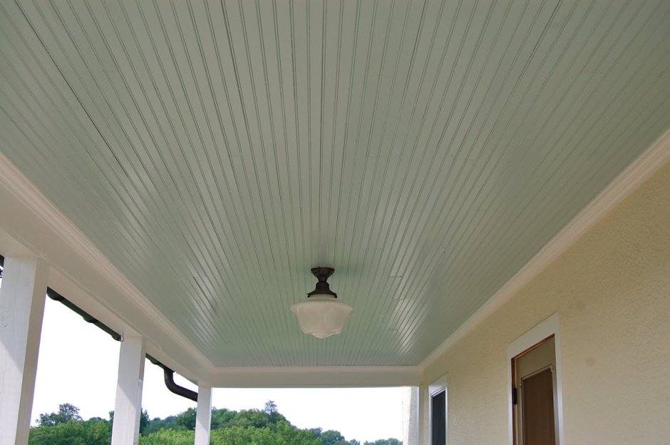 Подшивка потолка веранды