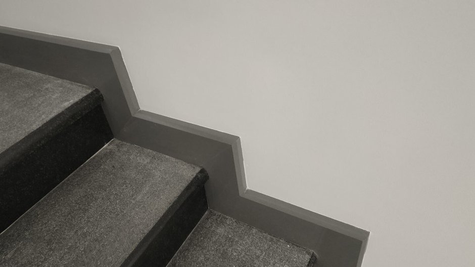 Плинтус для ступеней