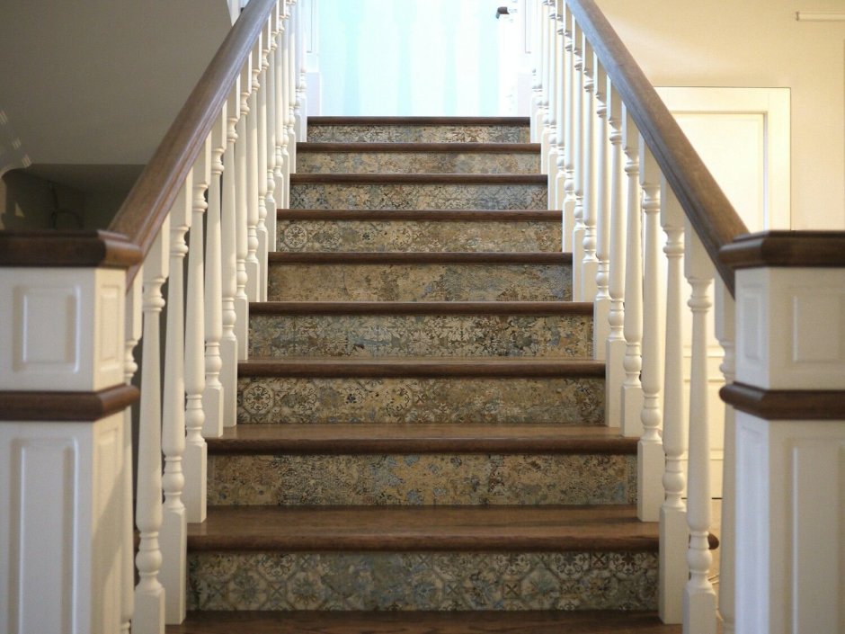 Лестница с подступенком