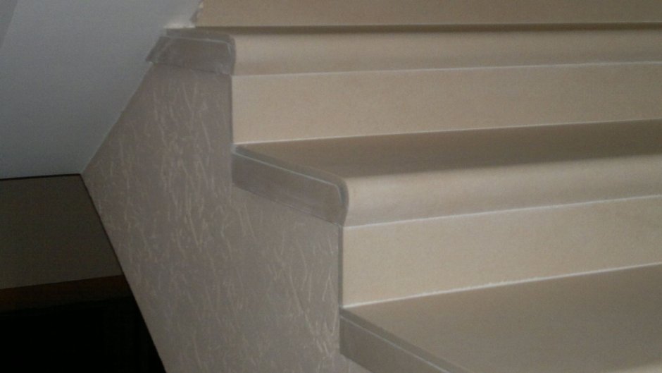 Плинтус Vega Rojo ступень