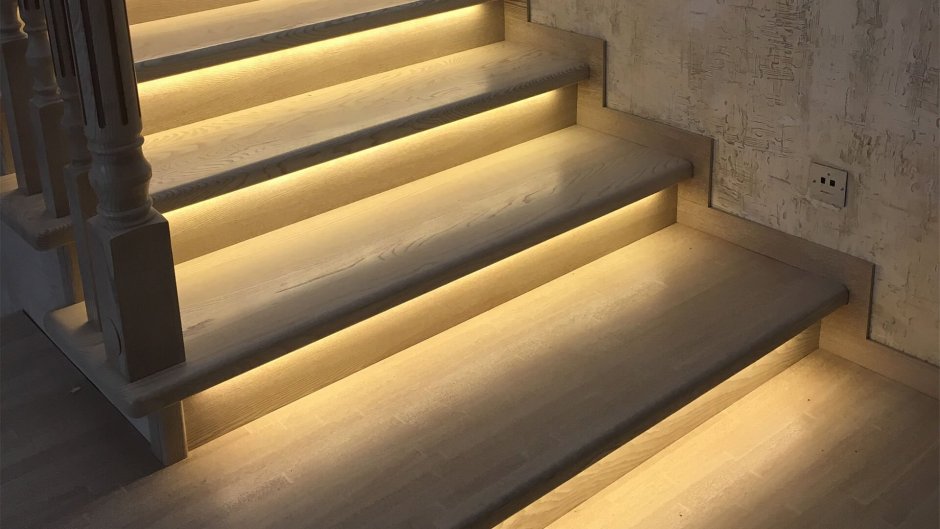 Подсветка лестницы в доме