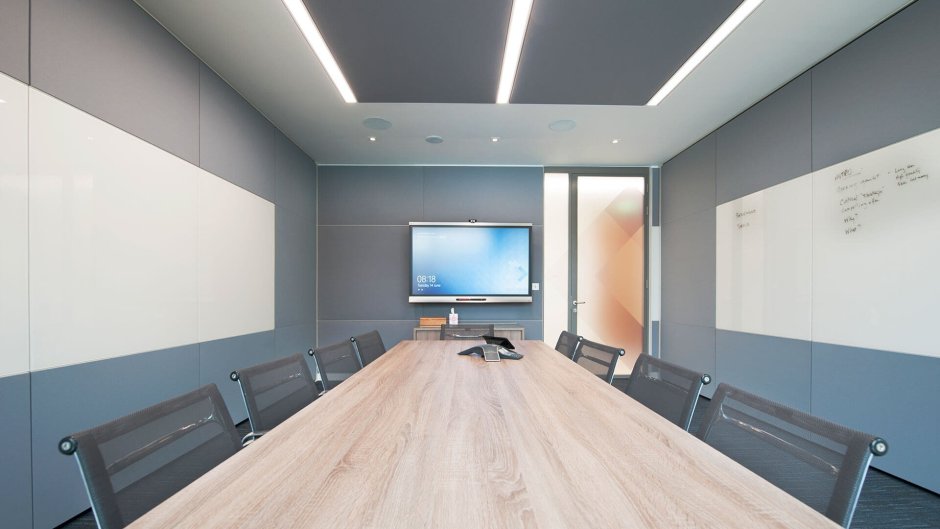 Блокнот с ручкой