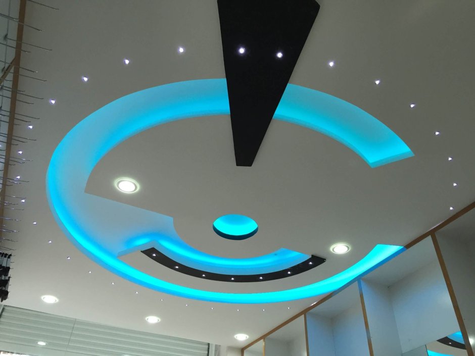 Фигурный потолок