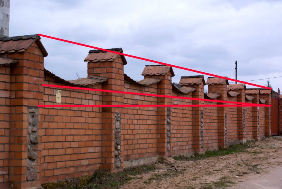 Кирпичный забор