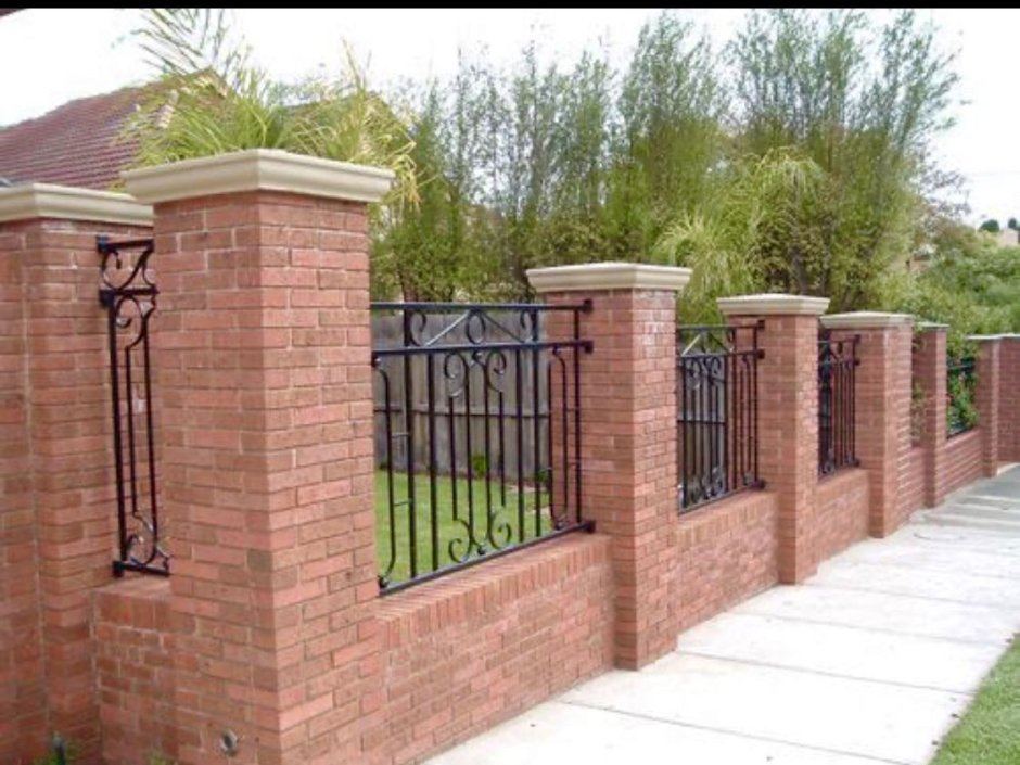 Гиперпрессованный кирпич для забора