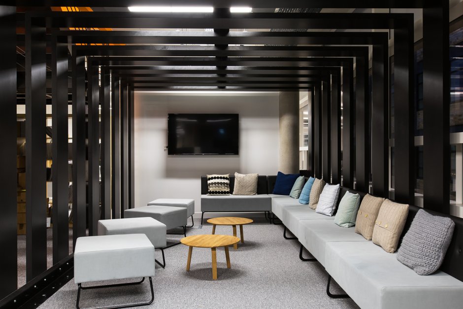 Офис затемненный