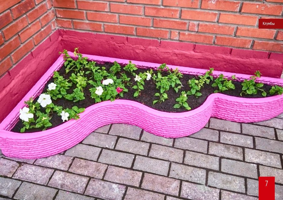 Клумба из черепицы