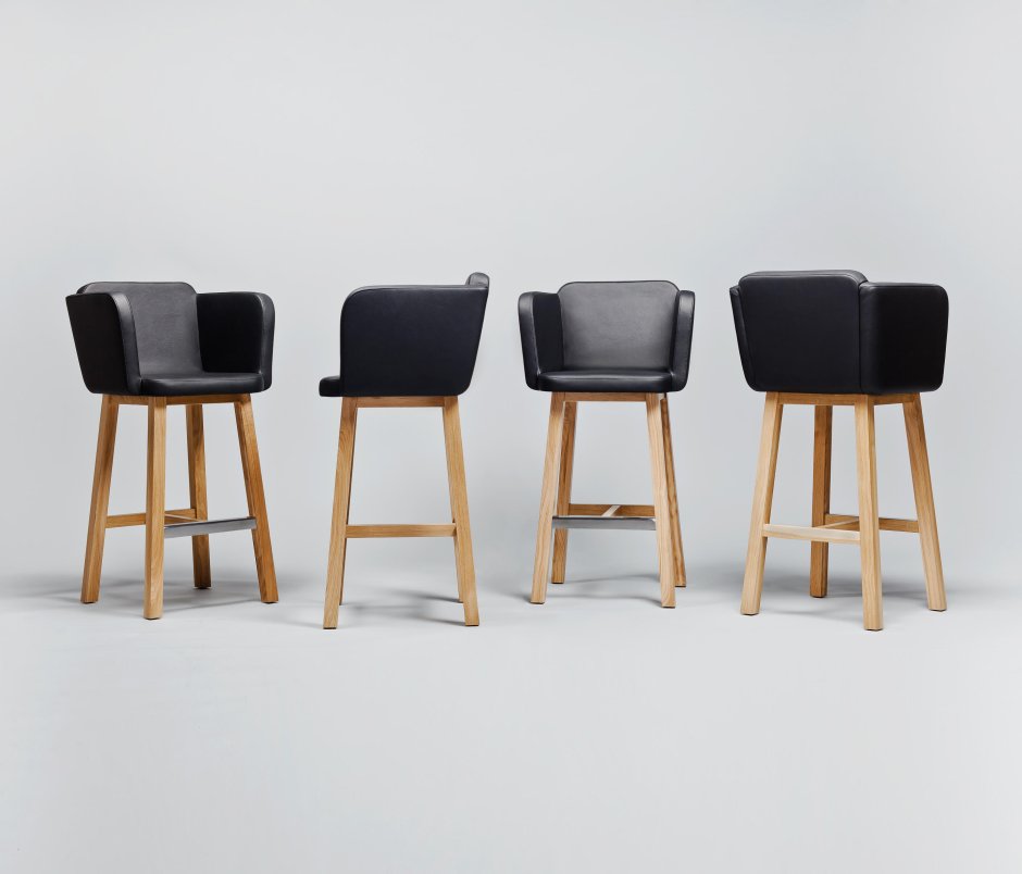 Выставка стульев