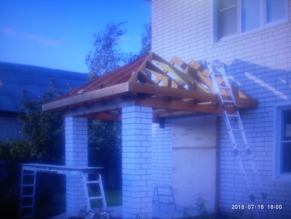 Деревянный козырек