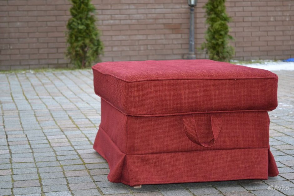 Вязаный чехол на пуфик