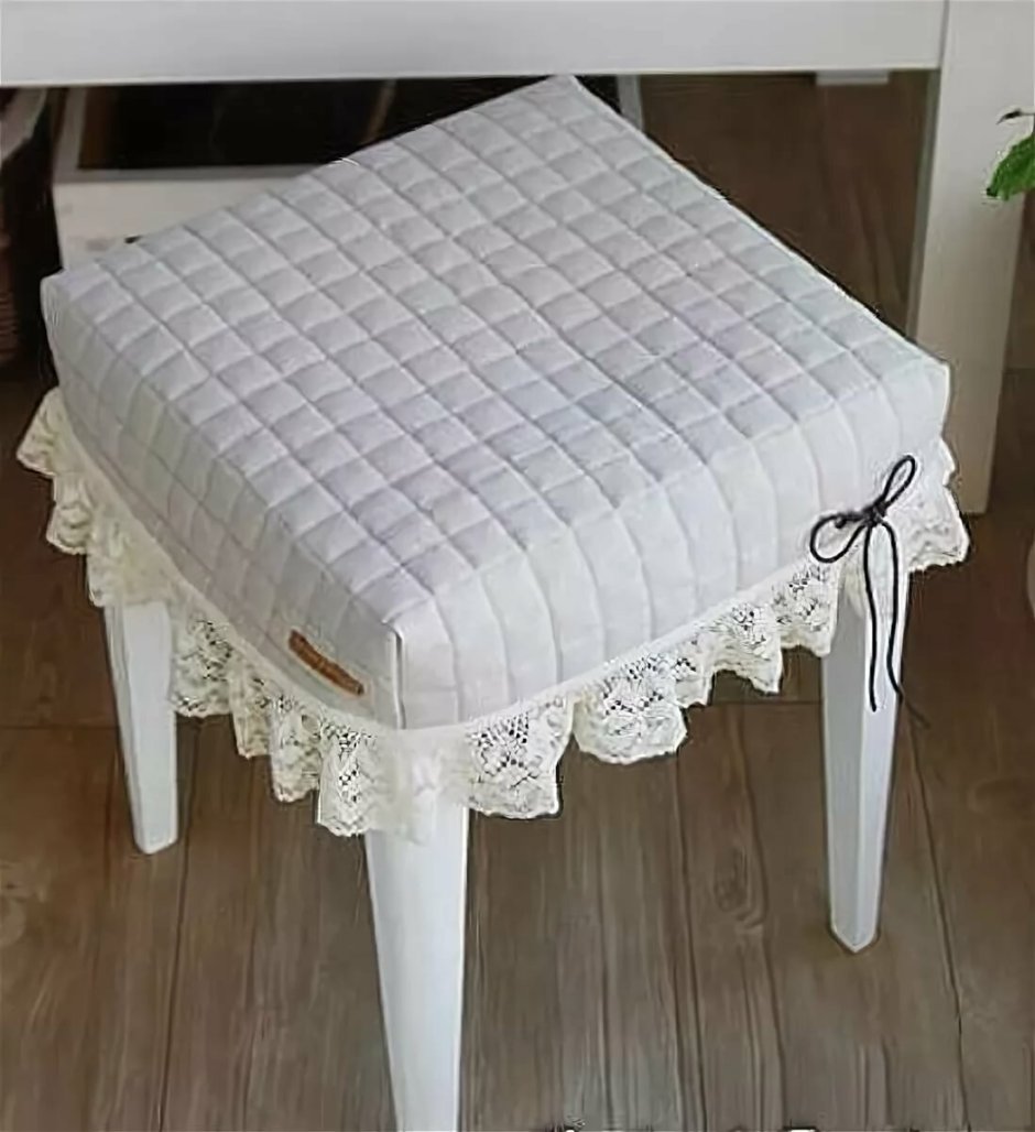 Вязаный чехол на пуфик