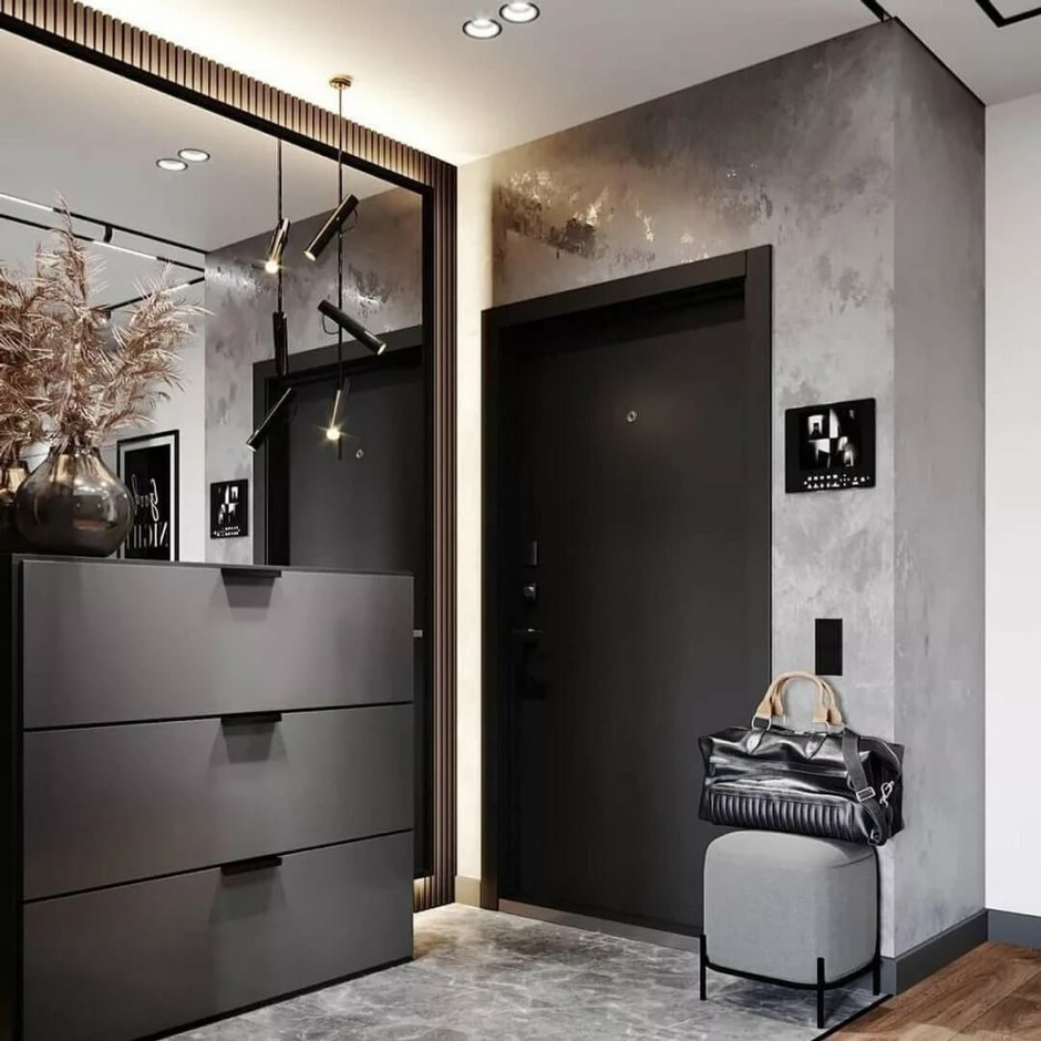 Серые стены в прихожей