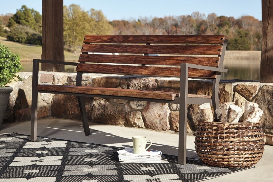 Скамья в галерее