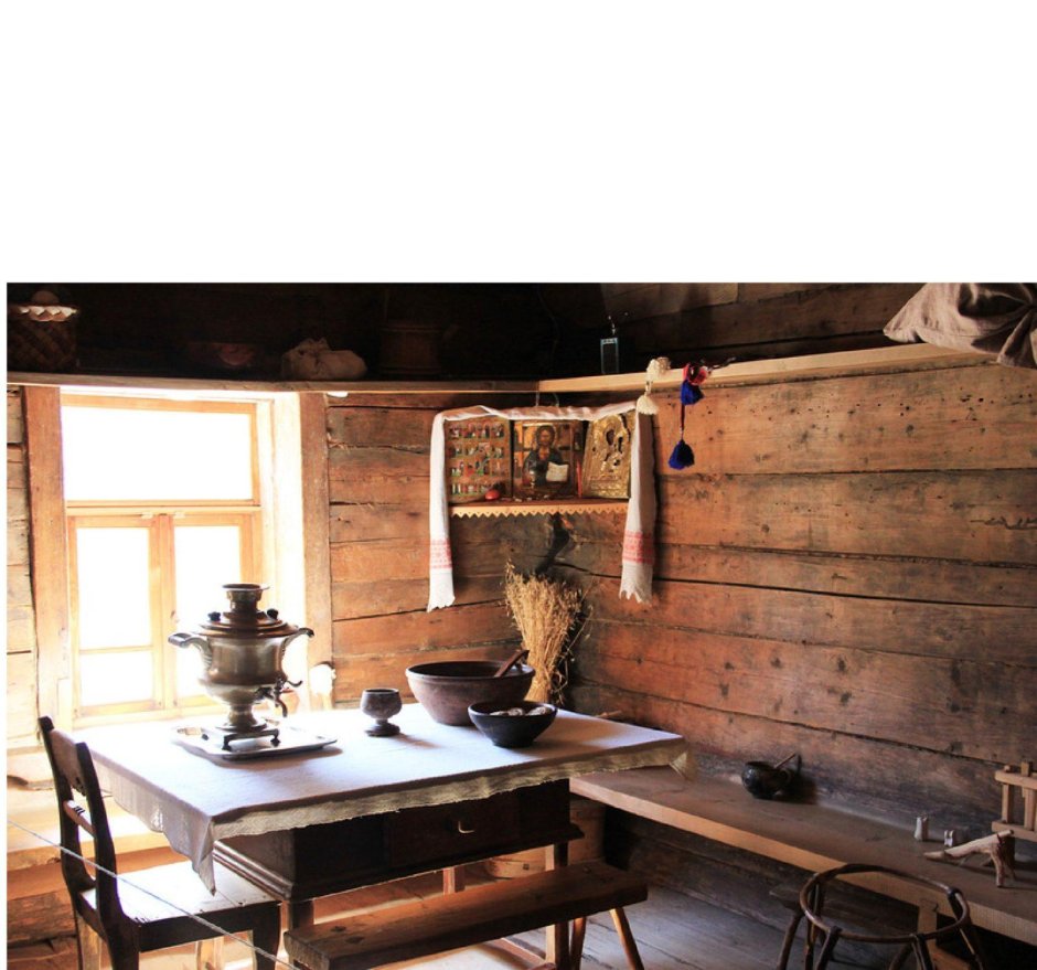 Русская изба красный угол