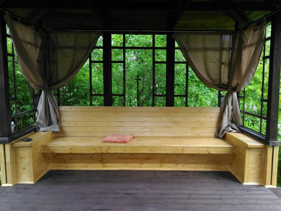 Мягкие скамейки в беседку