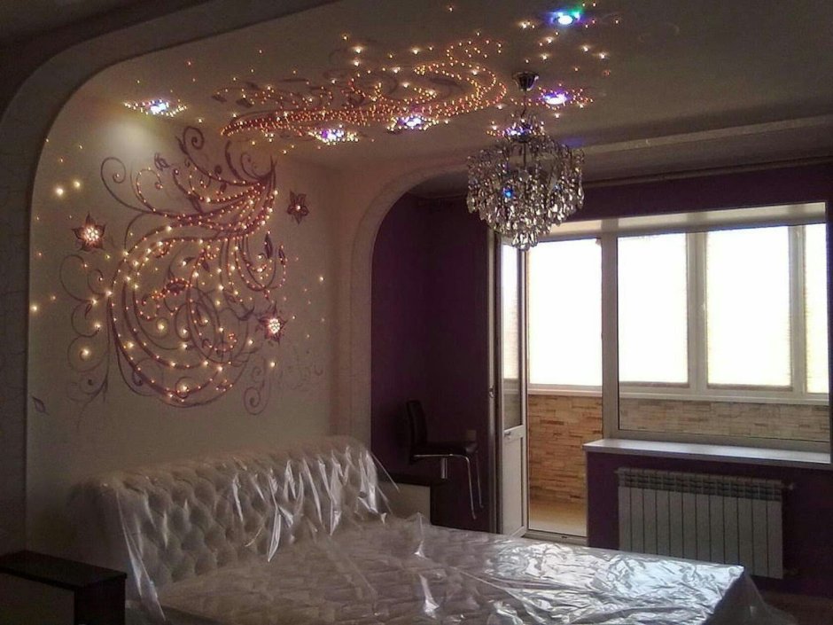 Потолок переходящий на стену