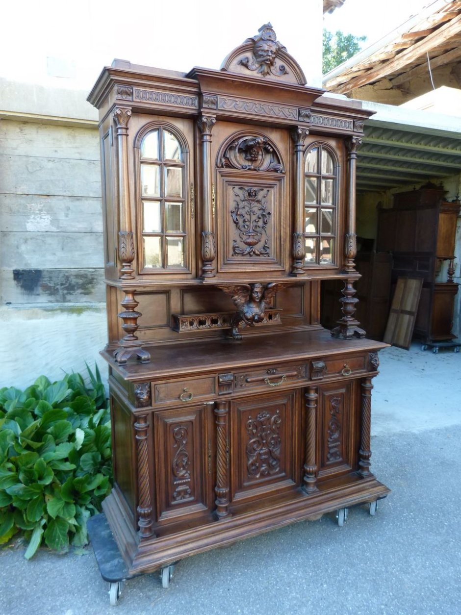 Старинный буфет