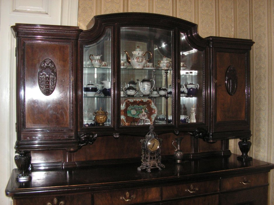 Хельга немецкий сервант антикварный