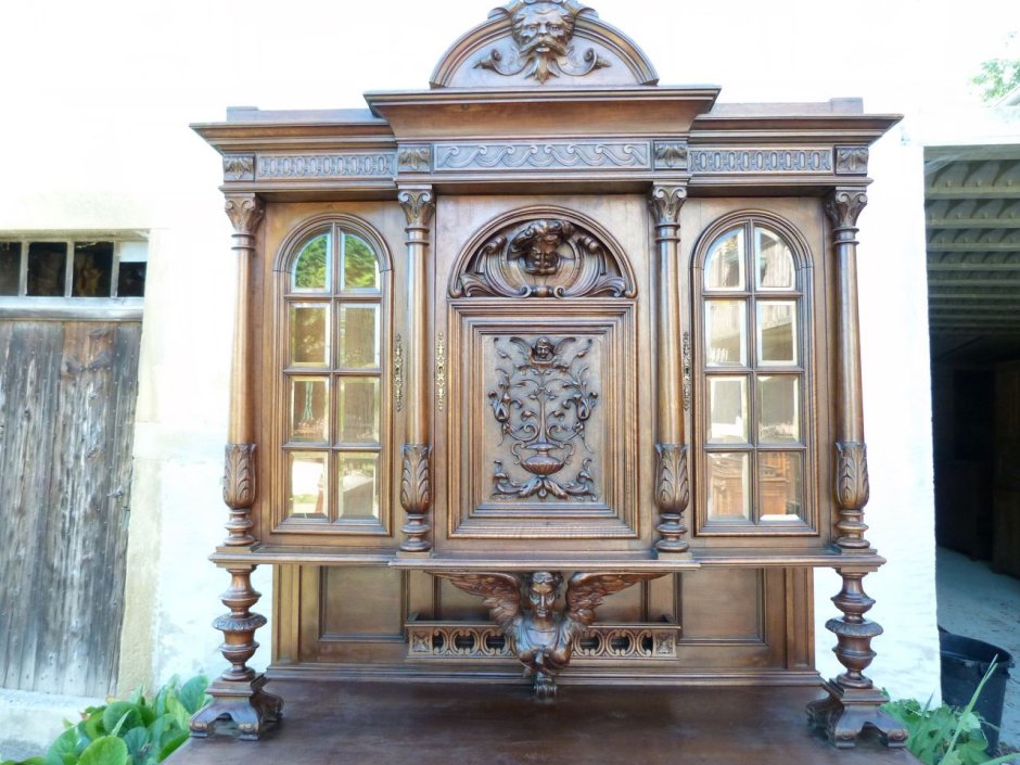 Буфет с фальцетнвми стеклами