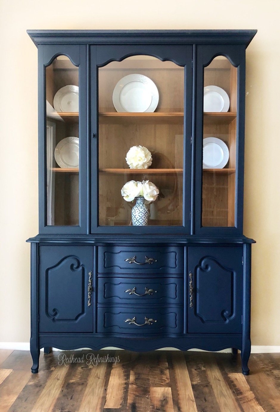 Отреставрированный сервант