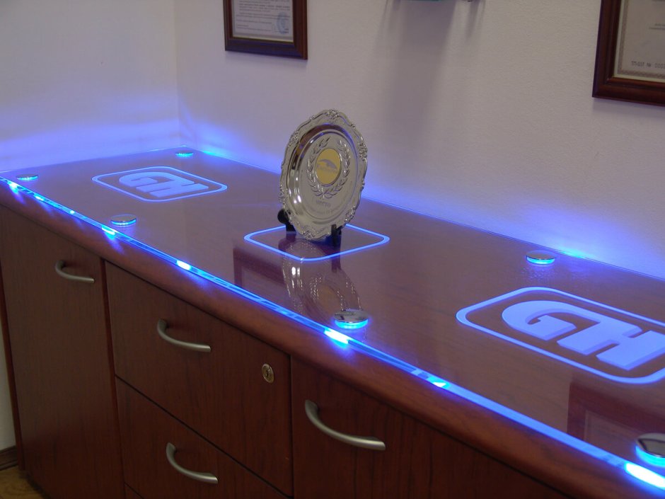 Подсветка под столешницей