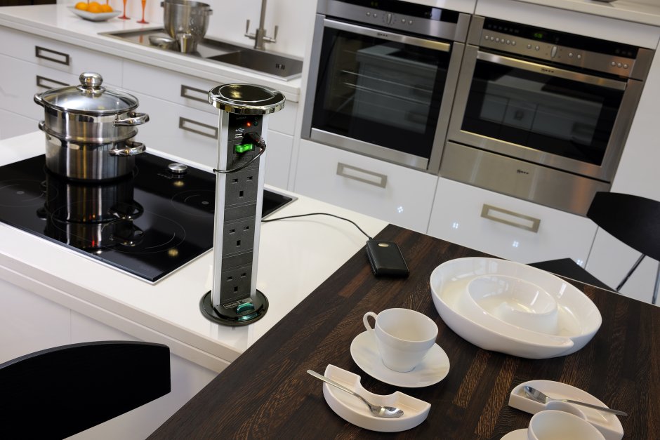 Встраиваемые розетки в столешницу