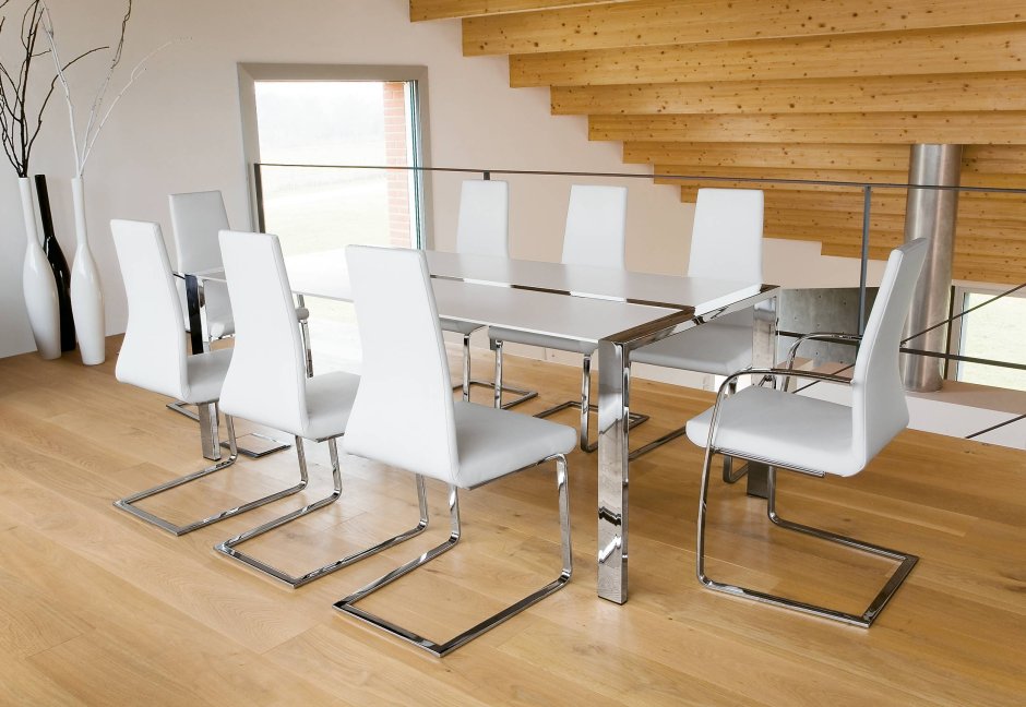 Стул современный на белом фоне