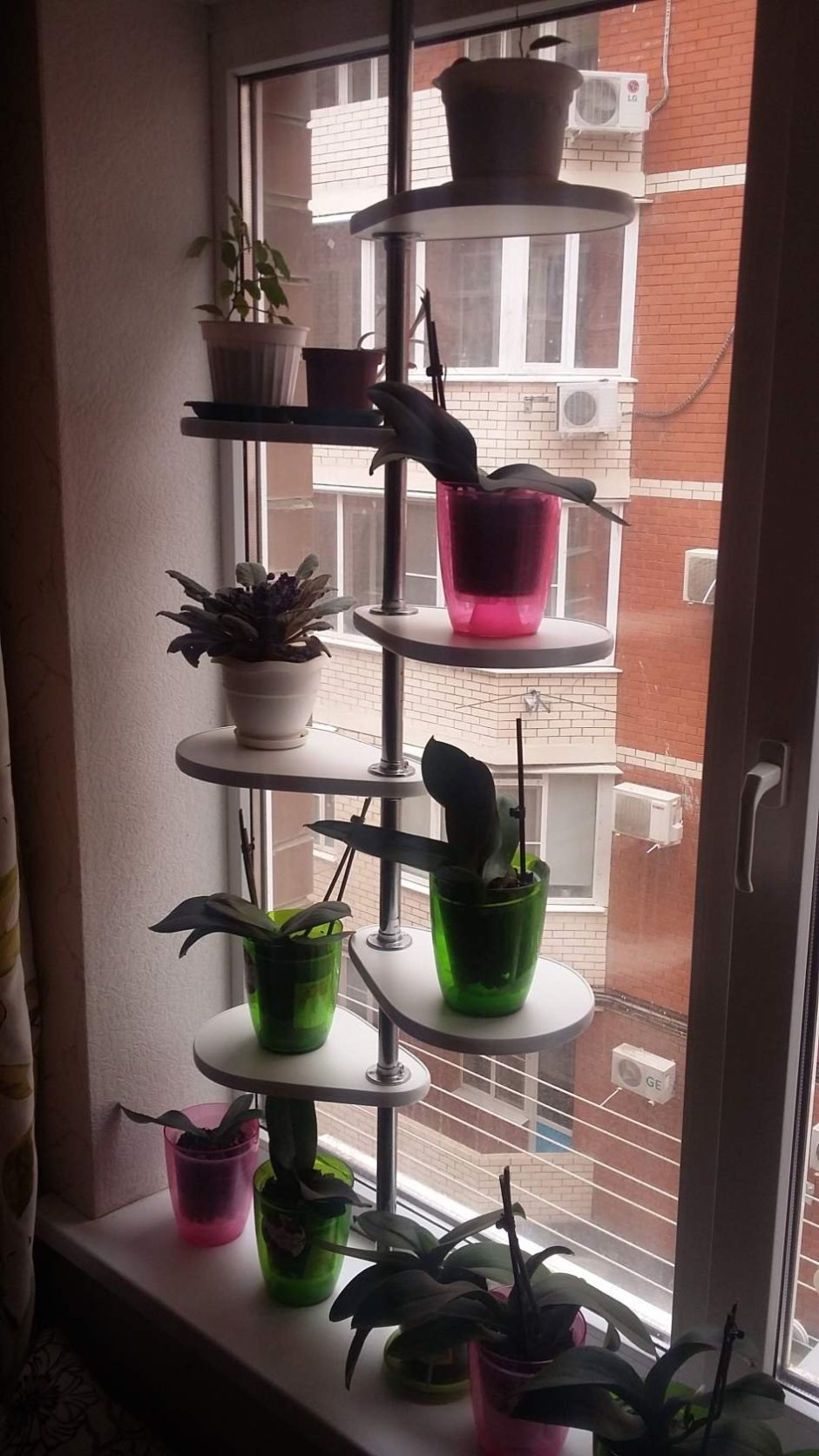 Подставка для цветов на окно