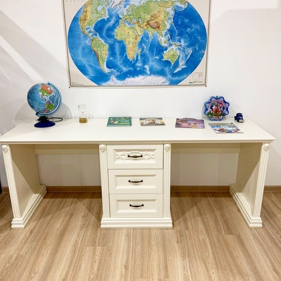 Письменные белые столы Верона