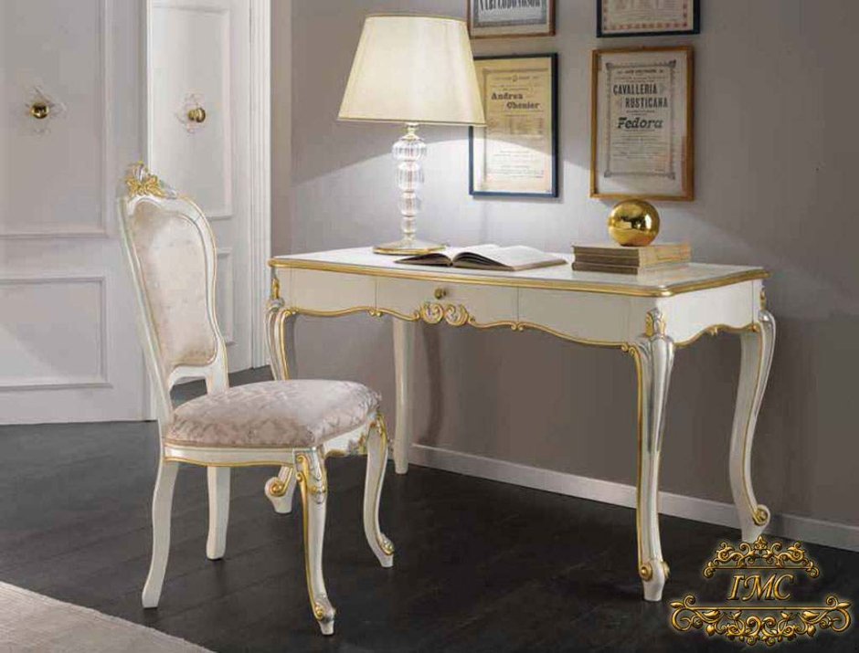 Винтажный стол