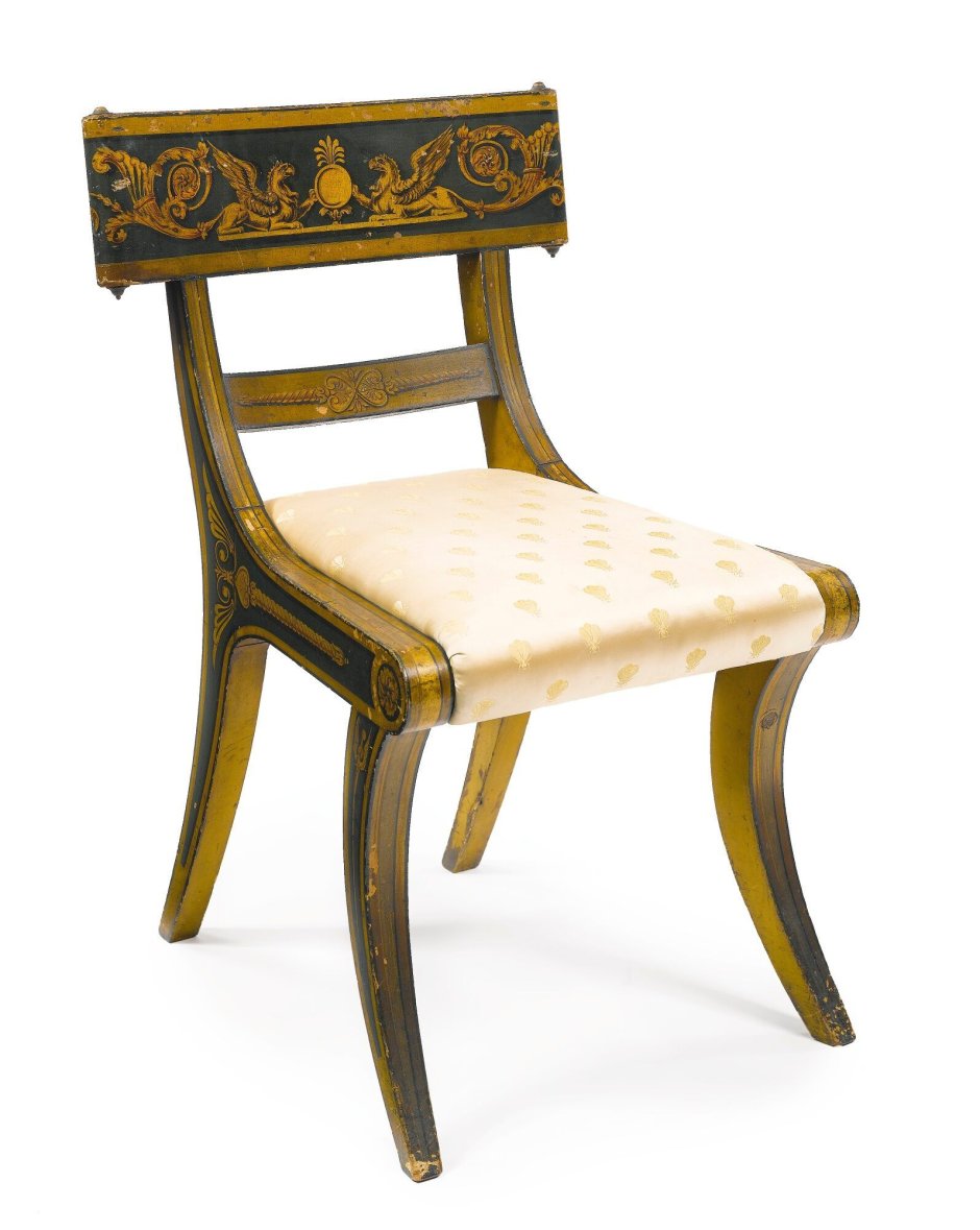 Средневековые стулья и кресла