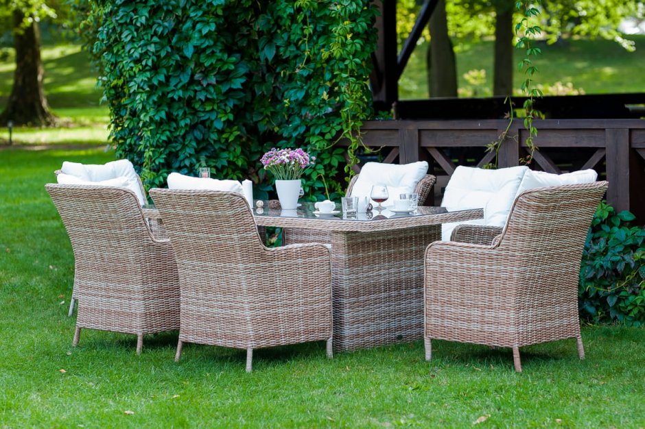 Отдых в саду Техноротанг