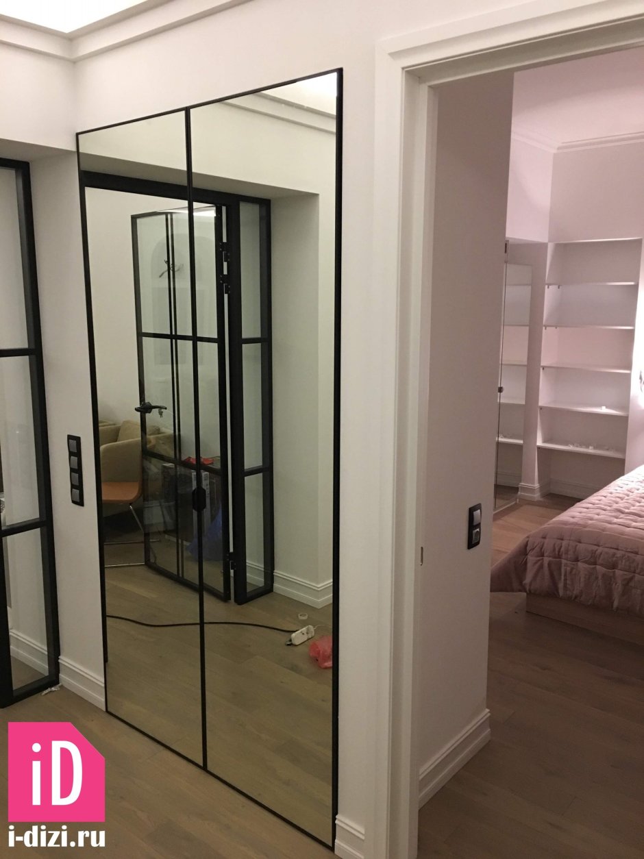 Сдвижная дверь зеркало в гардеробную