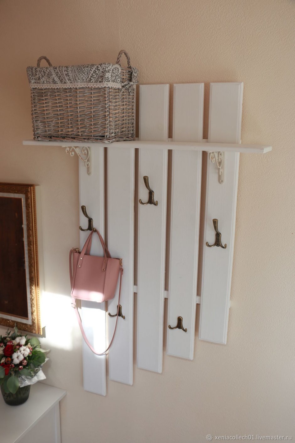 Вешалка в прихожую