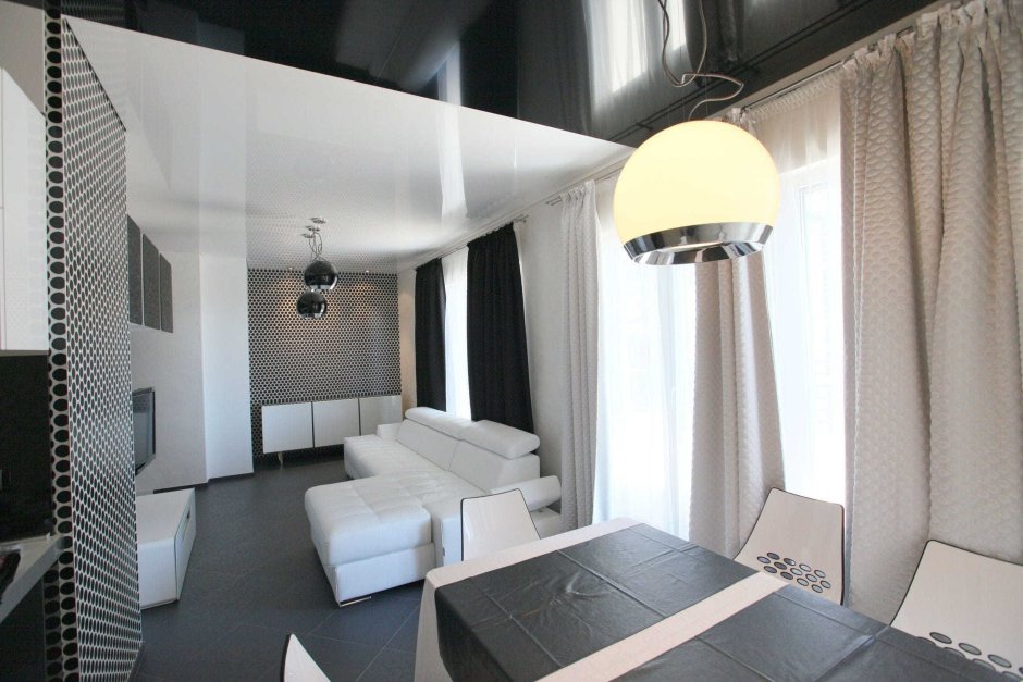 Натяжной потолок черно белый двухуровневый