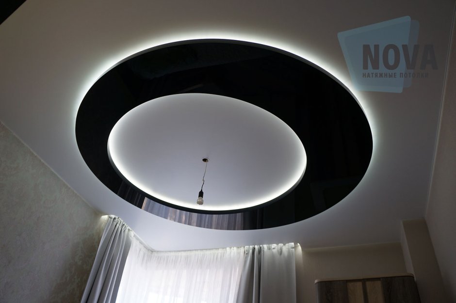 Натяжные потолки черно белые