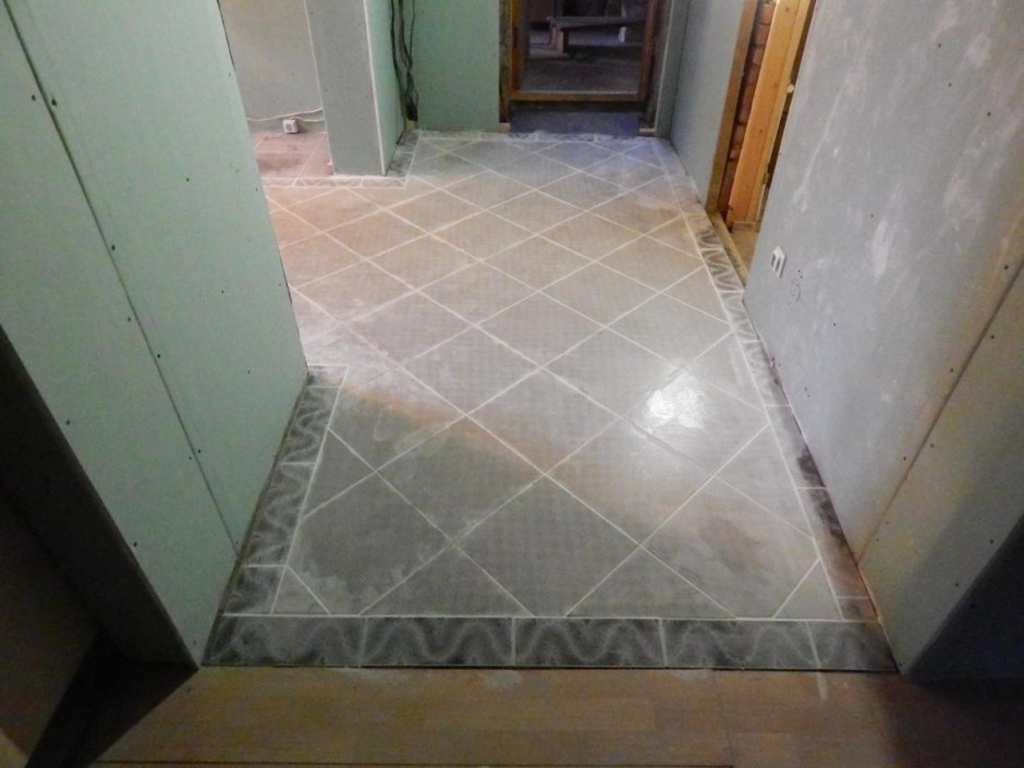 Плитка в коридоре по диагонали