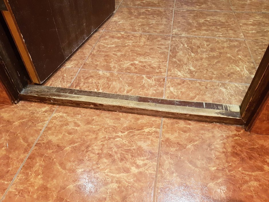 Порожек в ванную комнату