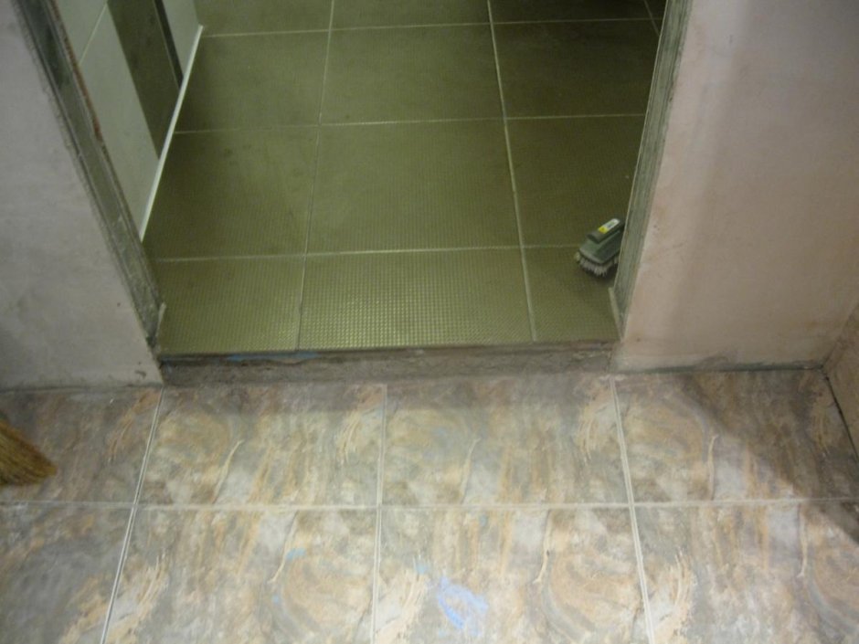 Порожки в ванную и туалет