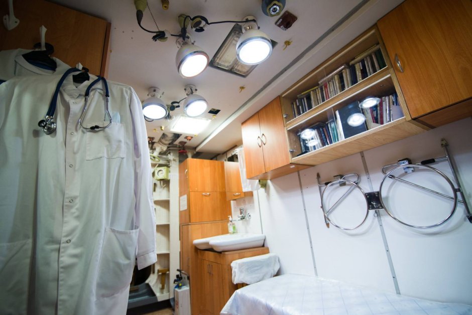 Врач на подводной лодке