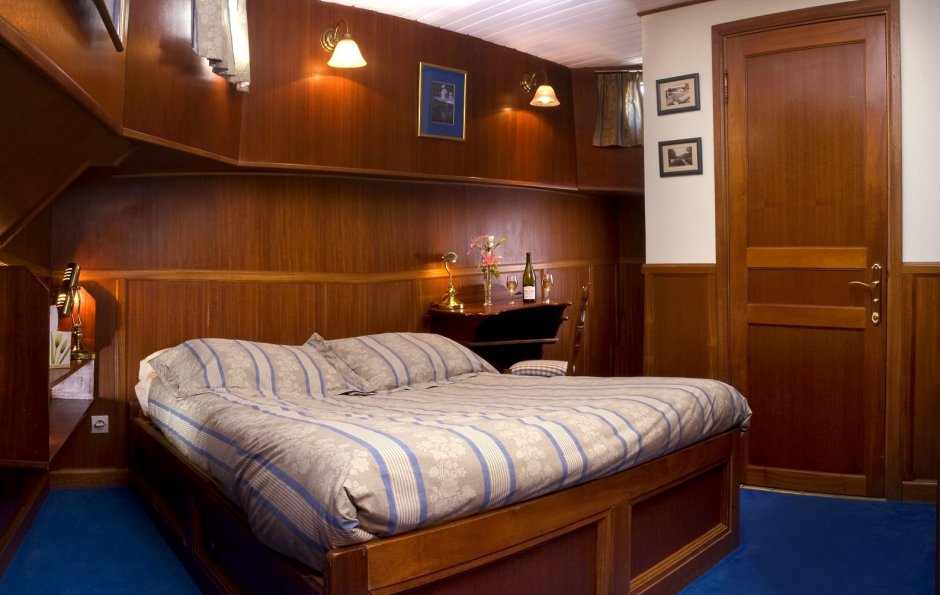Яхта Джон Сильвер каюта