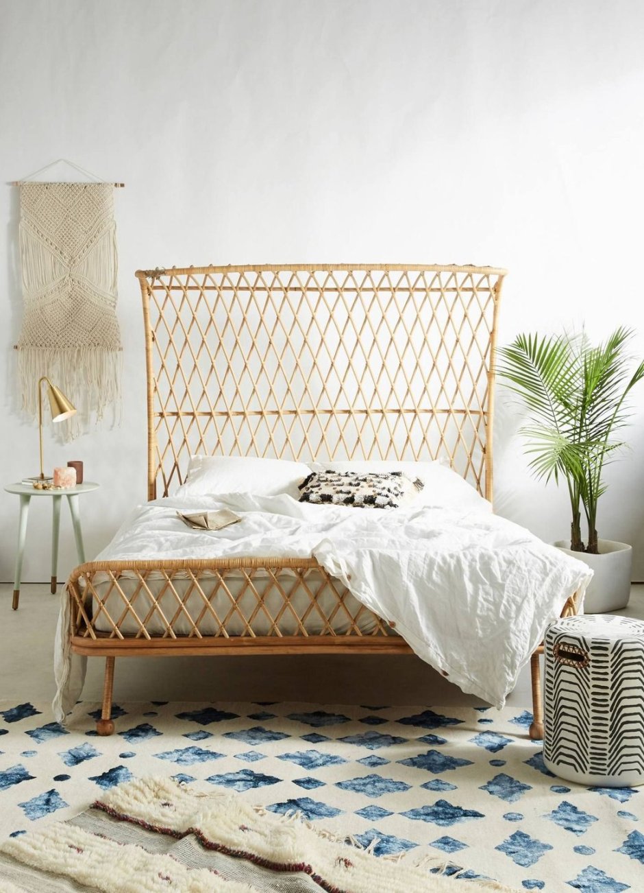 Плетеная кровать