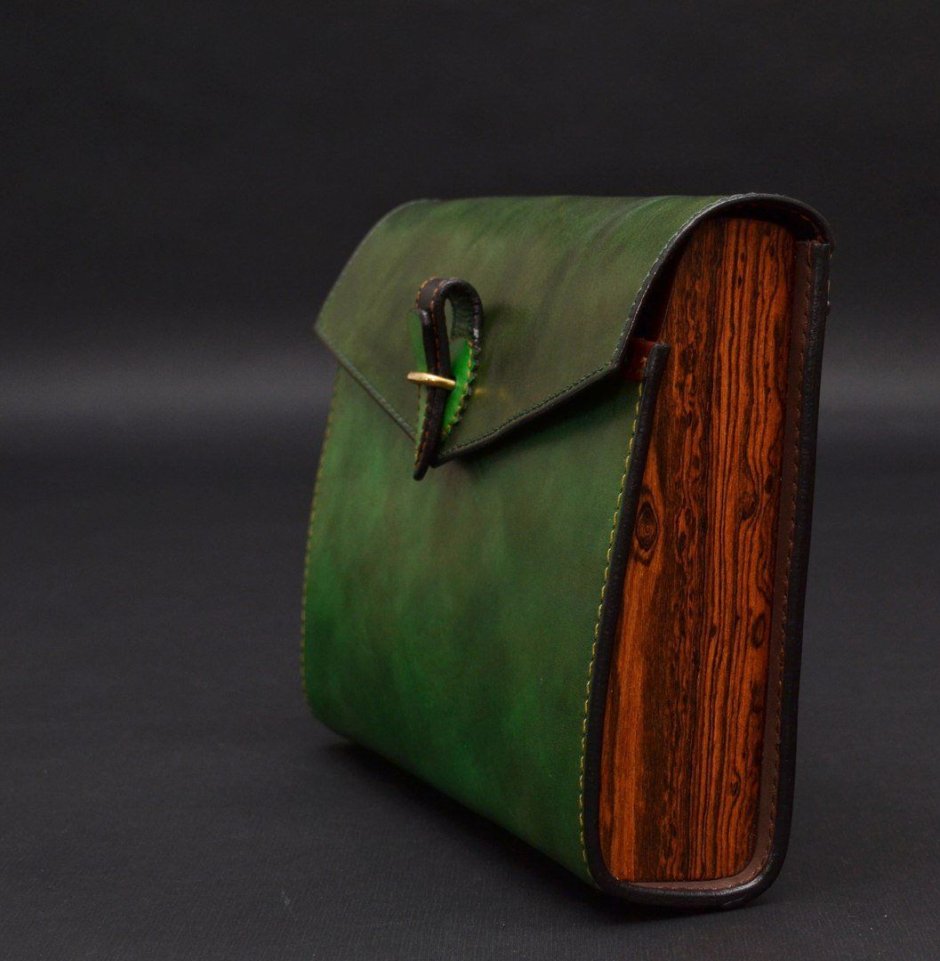 Изделия из кожи и дерева