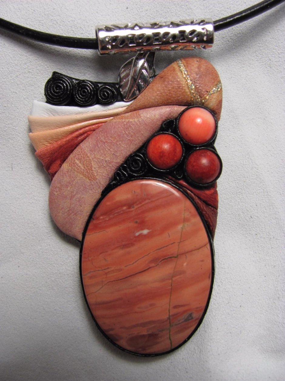 Креативные украшения из кожи