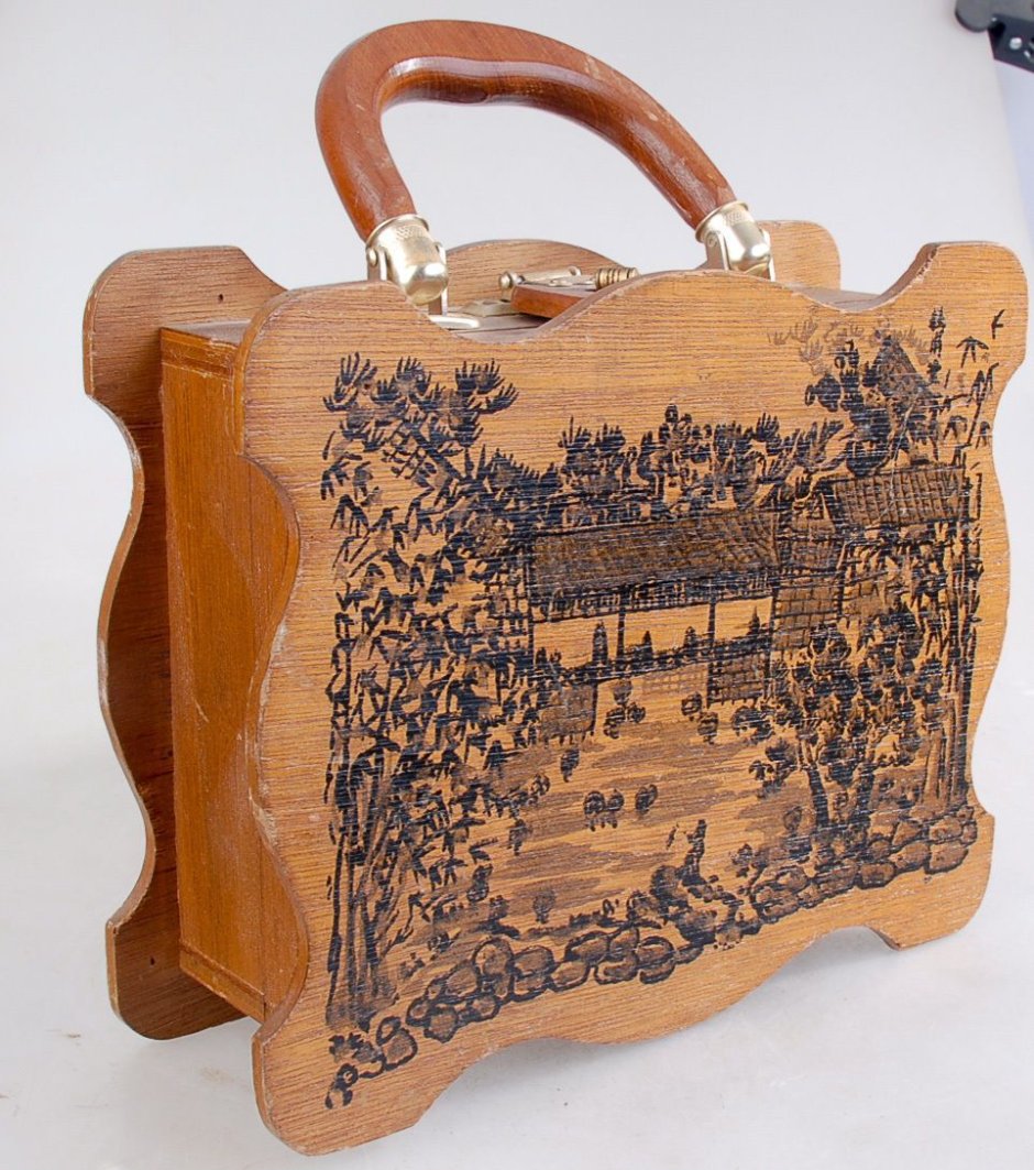 Сумочка из дерева