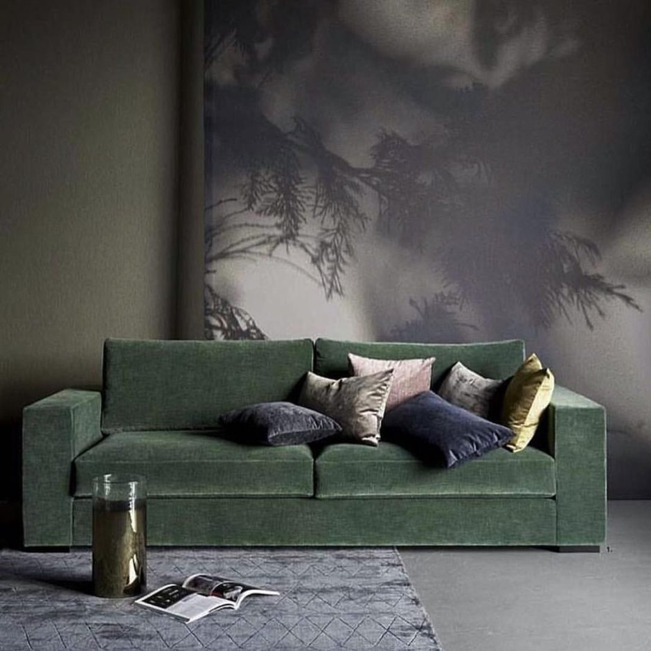 Диван темно зеленого цвета